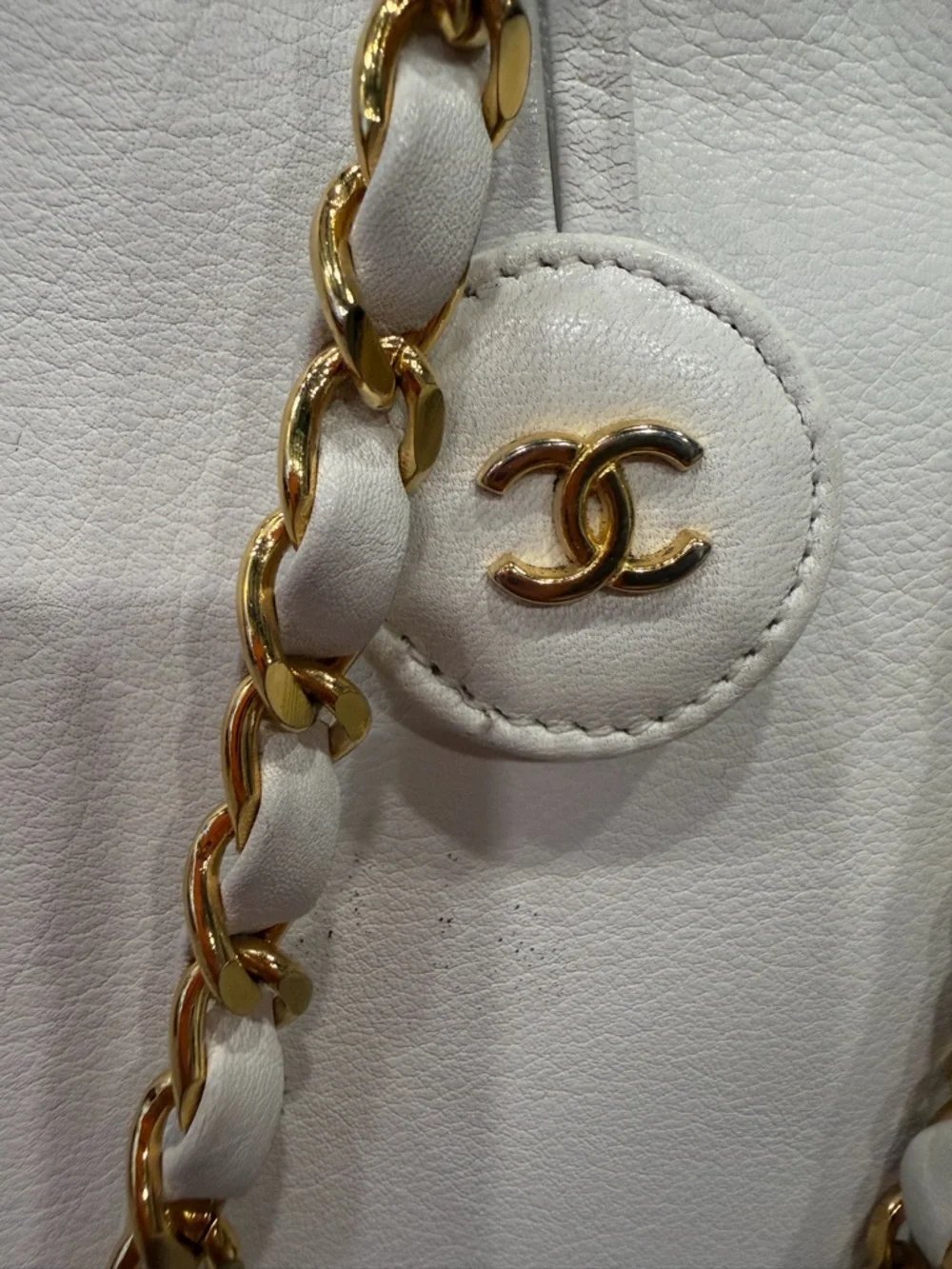 Chanel Vintage Lambskin Quilted Shoulder Bag white-